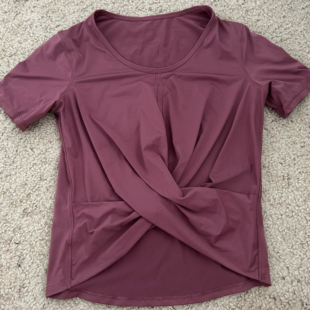 Lulu Lemon cropped shirt